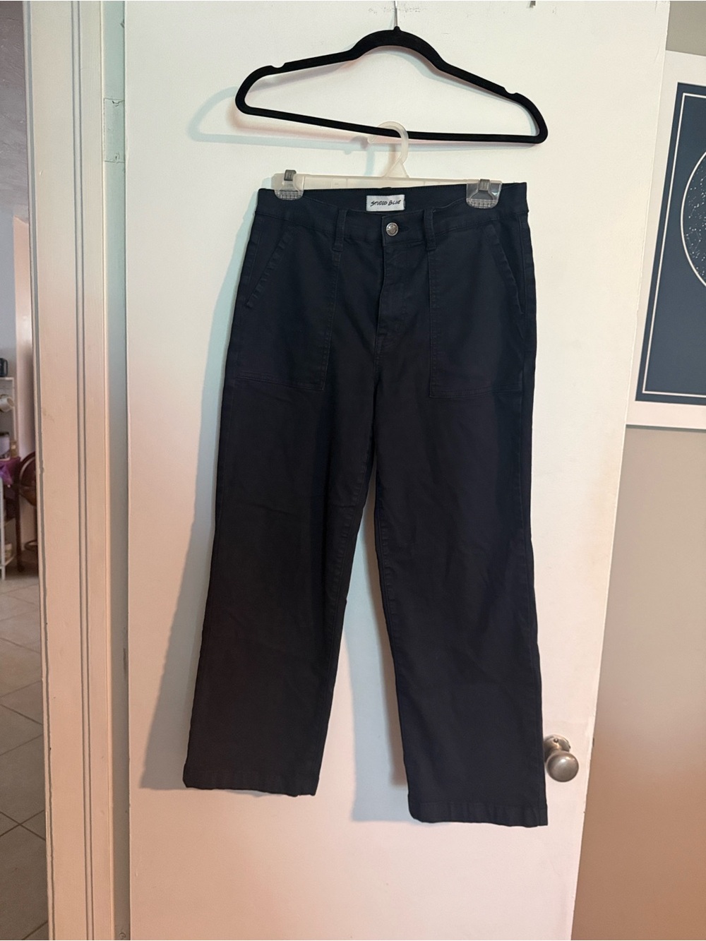 Navy Wide-Leg Capris with Front Patch Pockets